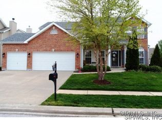 705 Wild Horse Creek Dr, Fairview Heights, IL 62208