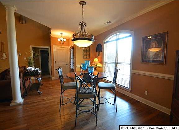 3rd image of 117 Rolling Oaks Ln