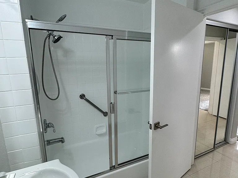 12222 Moorpark St #206 — Photo 34