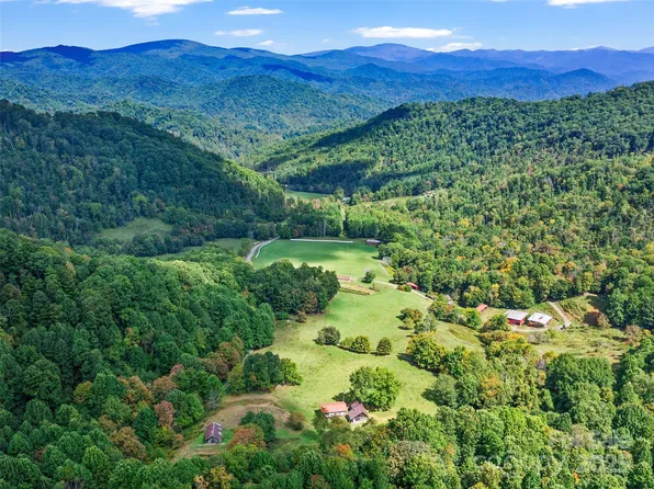 1099 Silas Branch Rd, Burnsville, NC 28714