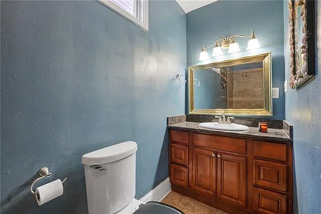 1136 Touro St — Photo 12