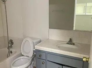 3111 W Caldwell Ave APT B, Visalia, CA 93277