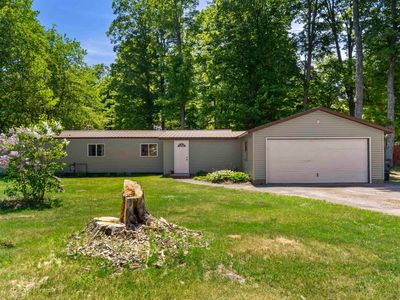 9077 Homestead Rd, Benzonia, MI, 49616
