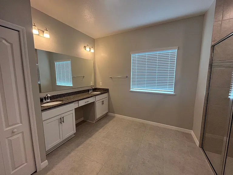 77 Oakleaf Way — Photo 15