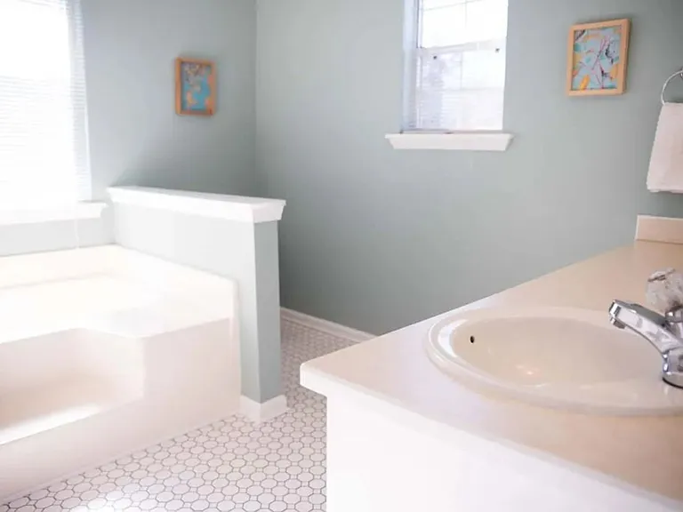 2070 Emerald Dr — Photo 8
