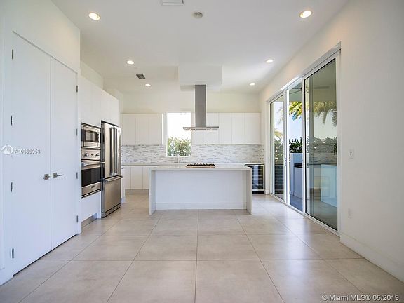 2nd image of 10255 NW 74th Ter