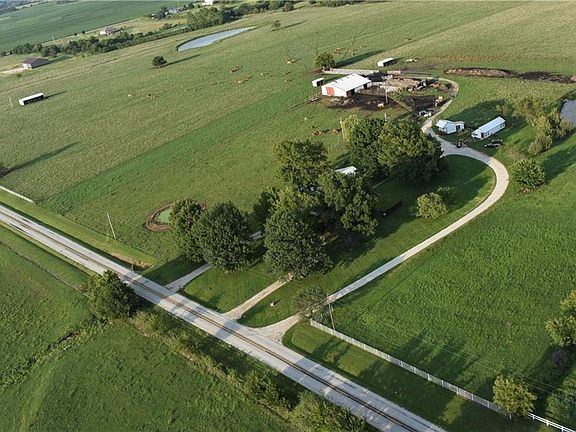 4th image of 447 SW County Road O