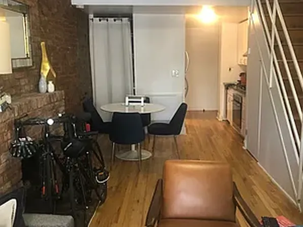 225 West 14th Street image 9 of 17