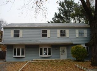 128 N Pinecrest Rd, Bolingbrook, IL 60440