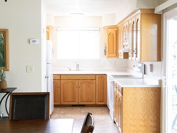 5th image of 782 E Whispering Pine Dr