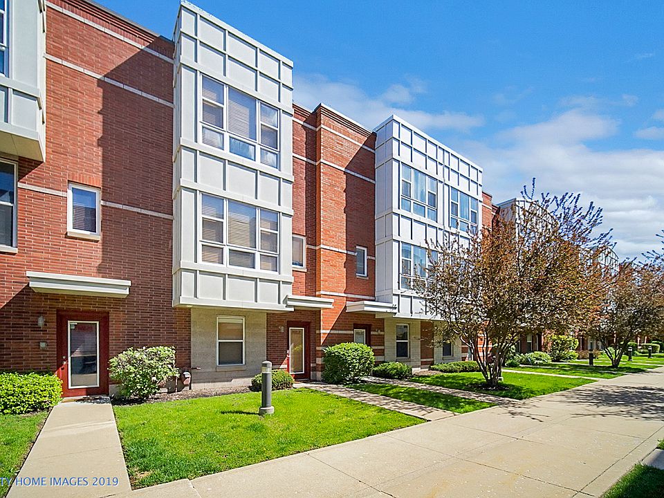 1st image of 3228 N Kilbourn Ave Unit 12