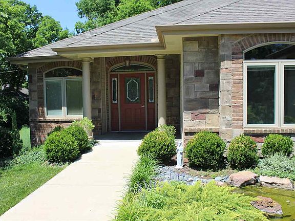 3rd image of 2621 SE Scorpio Ave