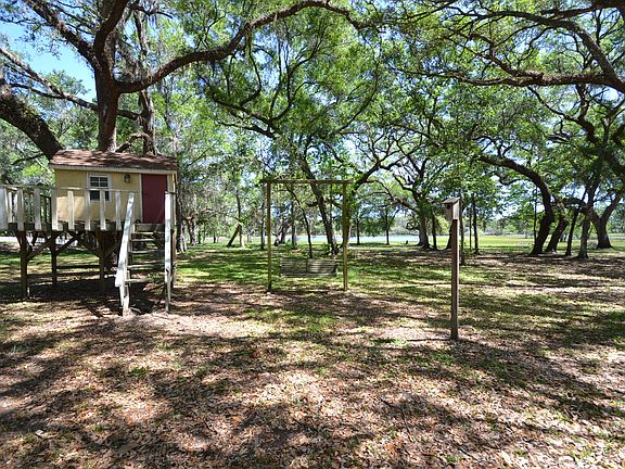 3rd image of 17404 Palamino Lake Dr