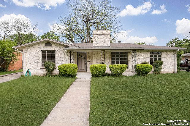 1st image of 2323 W Gramercy Pl