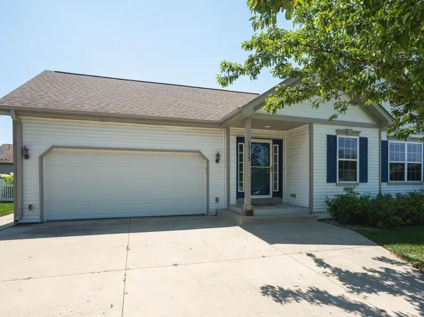 1315 East Pinecrest LANE, Elkhorn, WI 53121