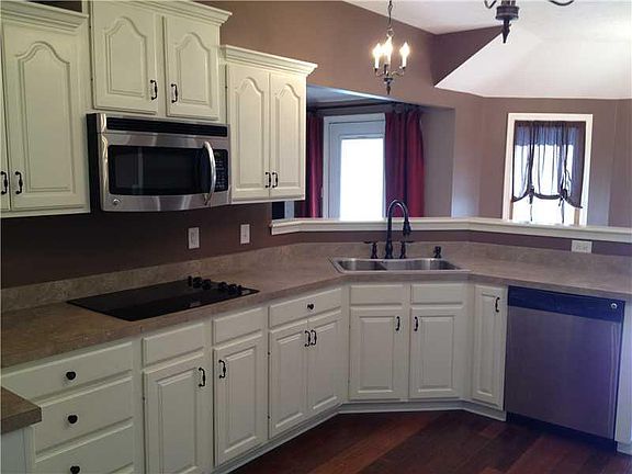 3rd image of 1105 Summerway Dr