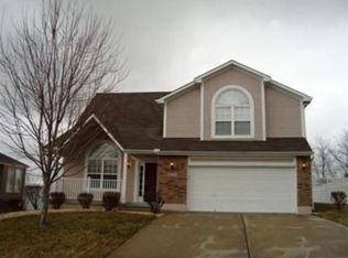2800 NE Ridge Creek Dr, Blue Springs, MO 64014