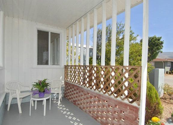 5th image of 137 Alta Loma Dr