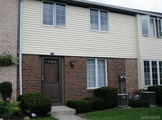 236 Stepping Stone Ln, Orchard Park, NY 14127