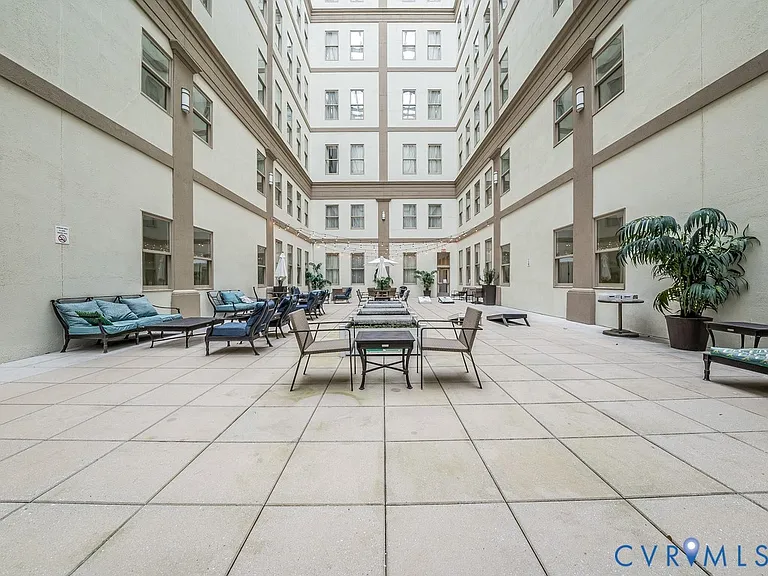 230 N 6th St #U325 — Photo 28