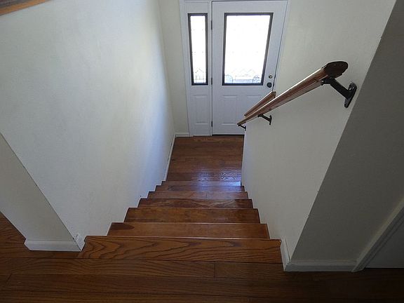 4th image of 200 Lauren Dr