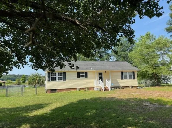 1584 Cottage Dr, Summerton, SC 29148