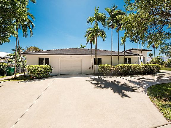 3rd image of 4145 SW 84th Ct