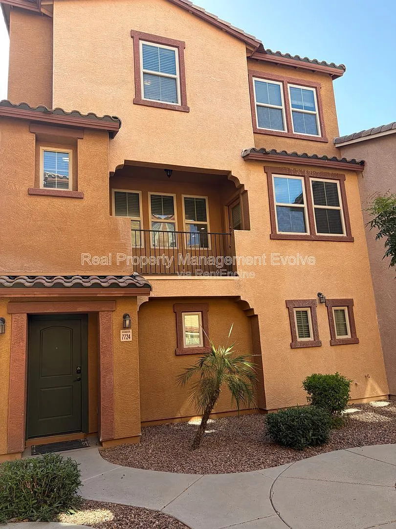 2 bed, 3.0 bath, 1284 sqft, $1,685 — Photo 2