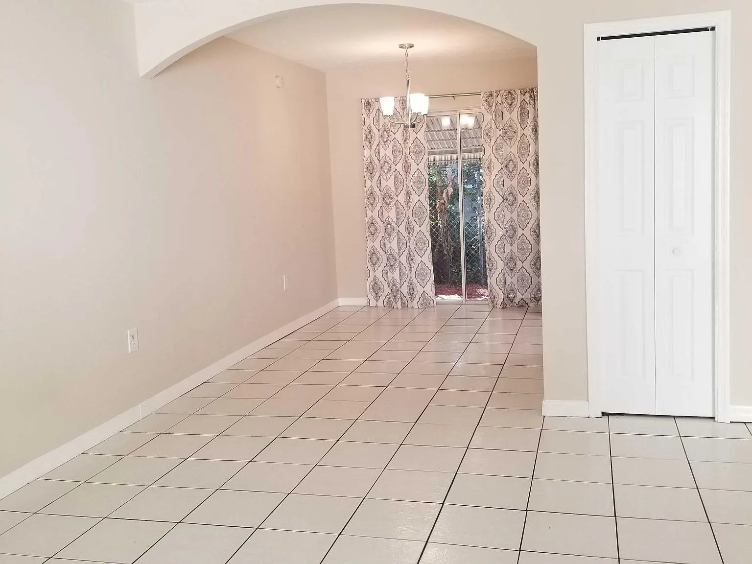 2 bed, 910 sqft, $1,500 — Photo 1