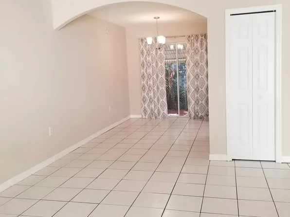 15588 59th St N APT B, Clearwater, FL 33760