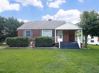 904 E Hunt Rd, Alcoa, TN 37701