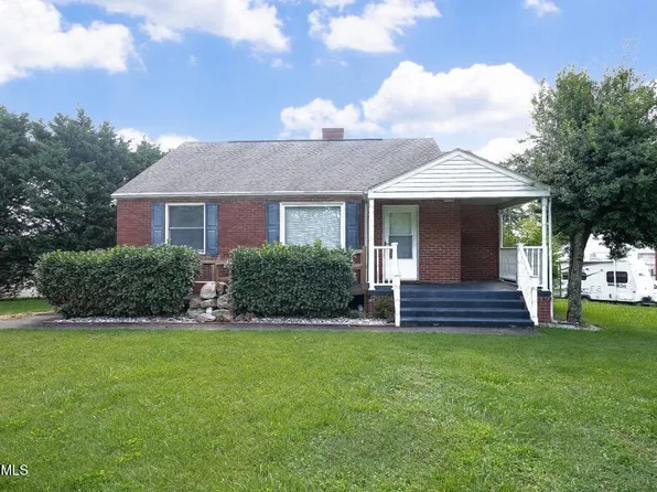 904 E Hunt Rd, Alcoa, TN 37701