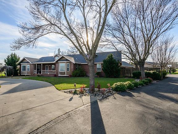5th image of 7961 Charlotte Lane