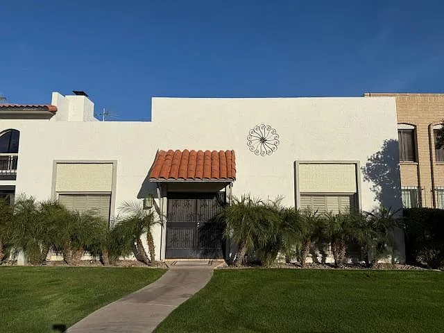 7734 E Minnezona Ave
