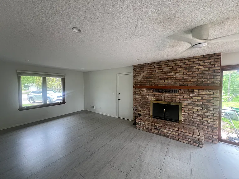 8507 Penn Cir — Photo 5