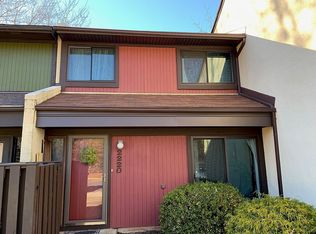 2220 Cartwright Pl, Reston, VA 20191