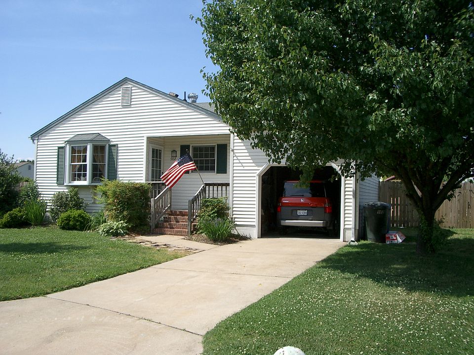 1st image of 902 Pan Ct
