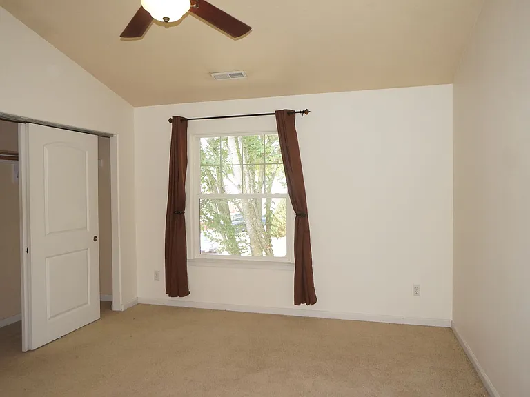 3822 SE Schiller St — Photo 20