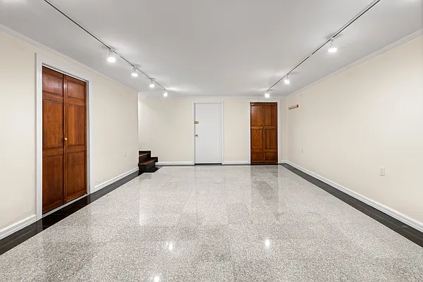 Sold by Compass | media 18