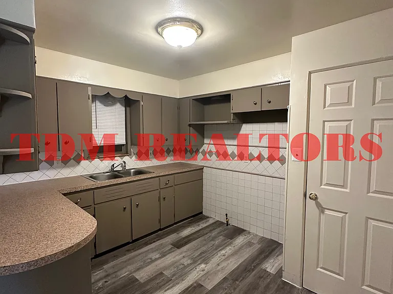 1226 W Atherton Rd — Photo 4
