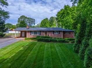 12 Nichols Dr, Inman, SC 29349