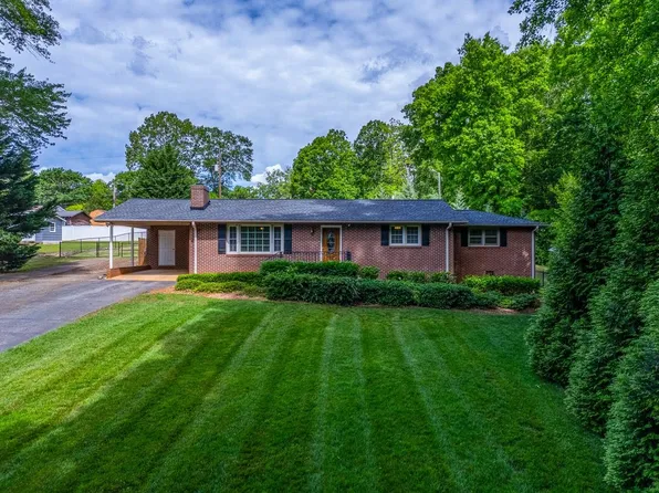 12 Nichols Dr, Inman, SC 29349