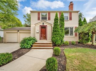 31005 Carlton Dr, Bay Village, OH