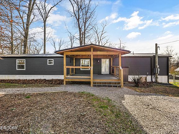 3rd image of 1729 Walnut Hill Ln