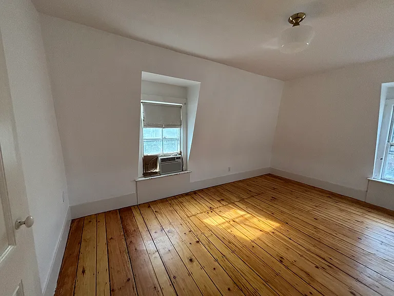 219 Washington St #12 — Photo 7