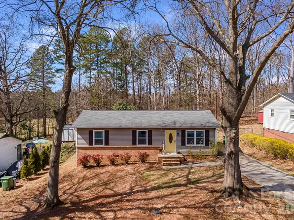 109 Julia St, Mount Holly, NC 28120