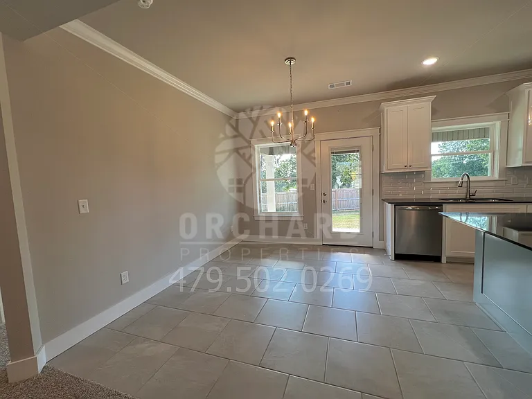 1052 Silver Birch St — Photo 5