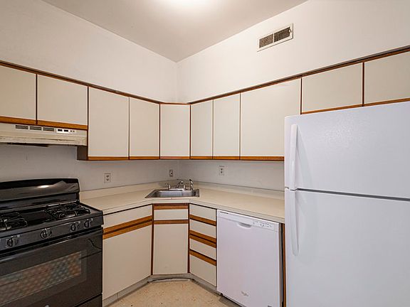 5th image of 4118 Baltimore Ave #1A