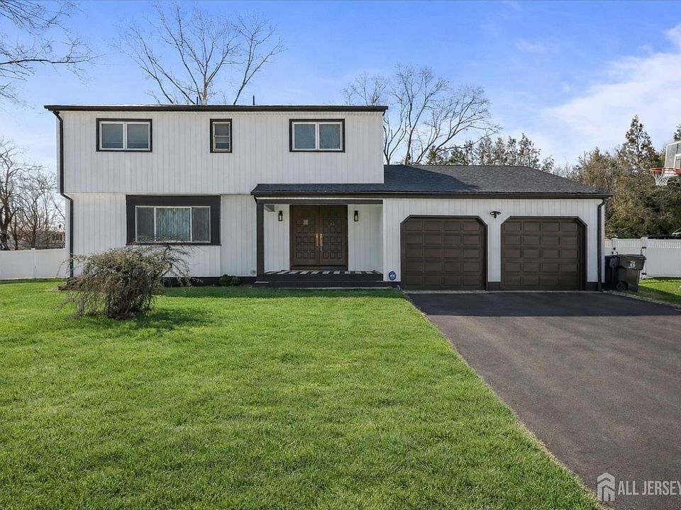 1st image of 34 Sandalwood Dr