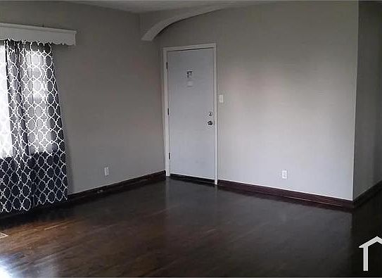 4th image of 106 Riverview Ave #1